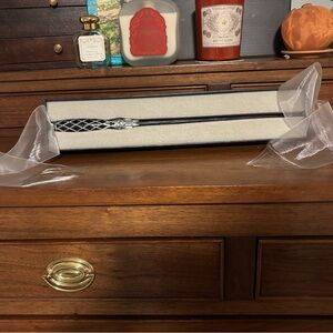 Second generation interactive wand Silver Lime